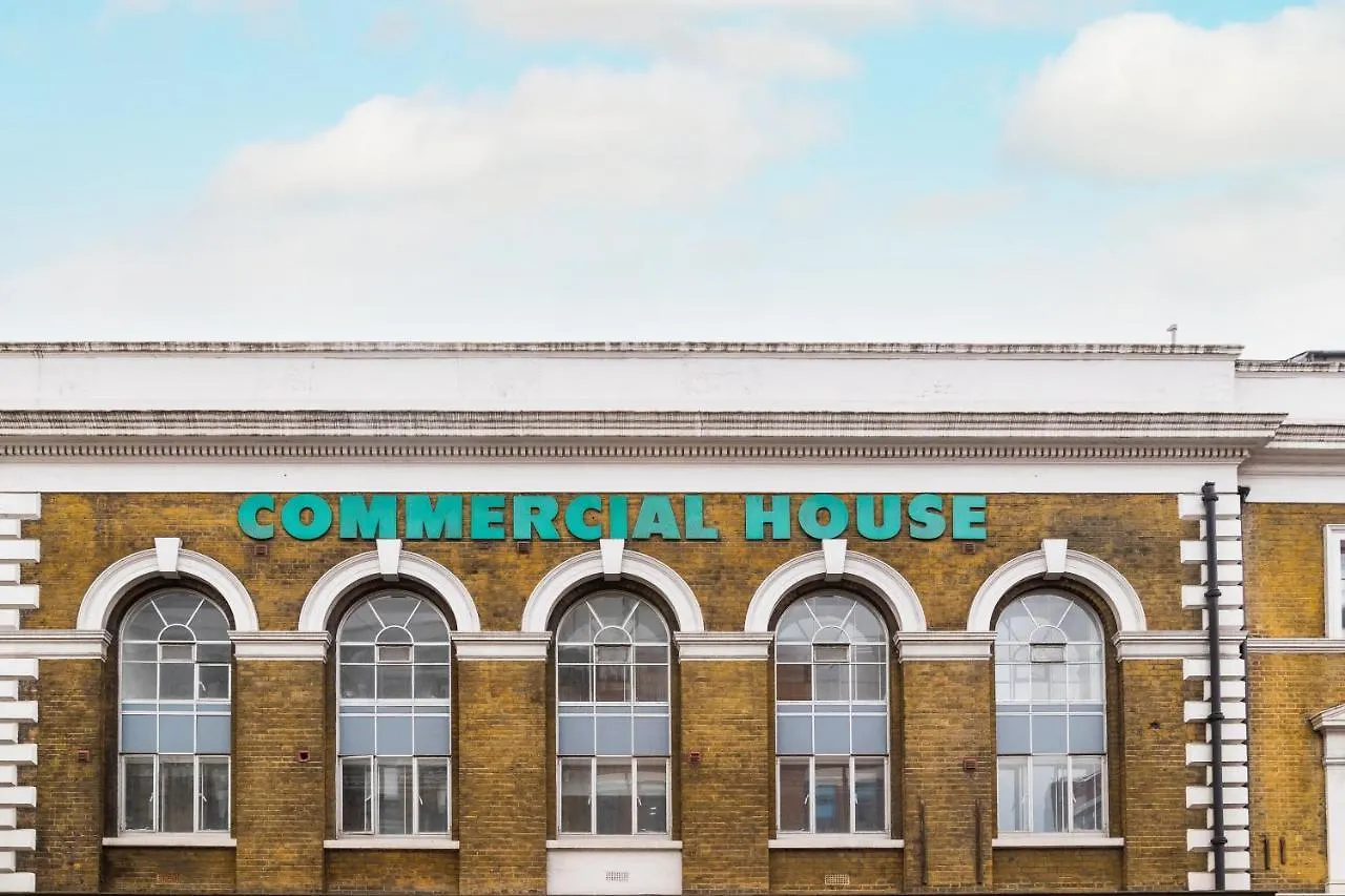 Bob W Commercial House Londra 0*,  Regno Unito